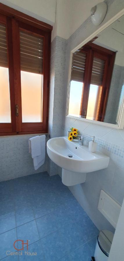 לצ'ה Central House מראה חיצוני תמונה
